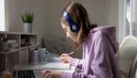 سلبيات وإيجابيات التعلم عن بعد صورة مقال سلبيات وإيجابيات التعلم عن بعد