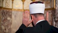 حكم الصلاة خلف المأموم صورة مقال حكم الصلاة خلف المأموم