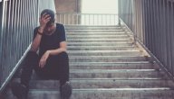 كيفية التخلص من الحزن على الميت صورة مقال كيفية التخلص من الحزن على الميت