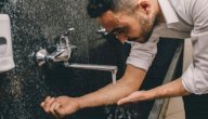 الفرق بين سنن الوضوء وفروض الوضوء صورة مقال الفرق بين سنن الوضوء وفروض الوضوء