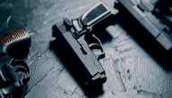 تفسير رؤية المسدس في المنام للعزباء والمتزوجة صورة مقال تفسير رؤية المسدس في المنام للعزباء والمتزوجة