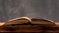 كتاب عندما التقيت عمر بن الخطاب صورة مقال كتاب عندما التقيت عمر بن الخطاب