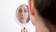 إزالة آثار الحبوب من الوجه من أول مرة صورة مقال إزالة آثار الحبوب من الوجه من أول مرة