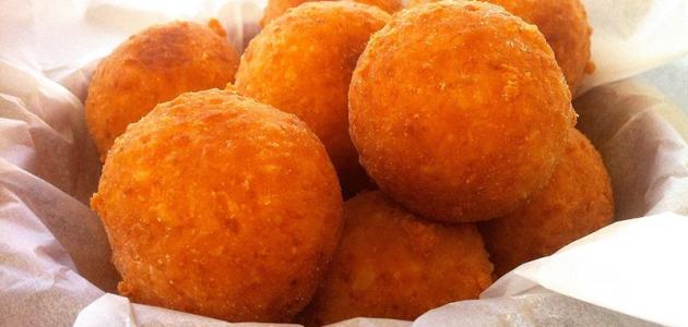 خطوات تجهيز كرات الجبن المقلية