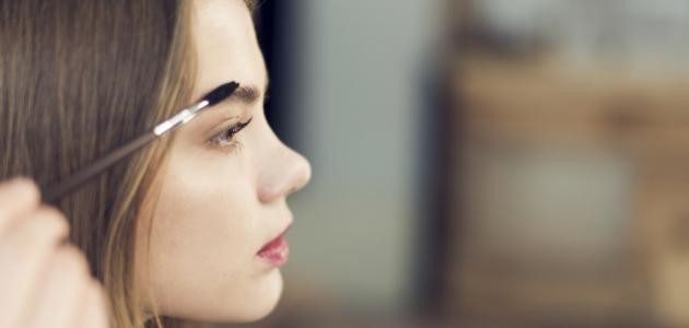 طريقة لتطويل الرموش والحواجب طريقة لتطويل الرموش والحواجب