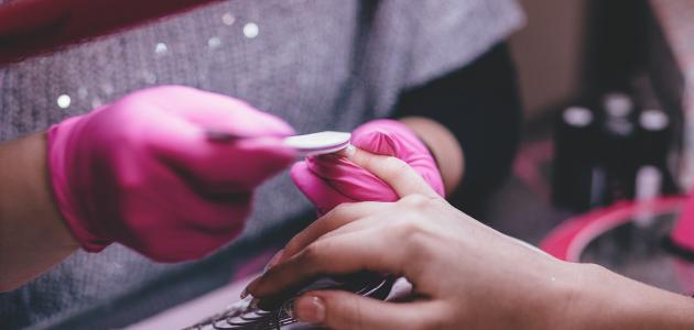 كيفية الاعتناء بالأظافر في المنزل كيفية الاعتناء بالأظافر في المنزل