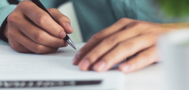 الفرق بين الكتابة الإبداعية والكتابة الخبرية صورة مقال الفرق بين الكتابة الإبداعية والكتابة الخبرية