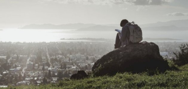 أبيات مختارة من قصيدة غريب على الخليج صورة مقال أبيات مختارة من قصيدة غريب على الخليج