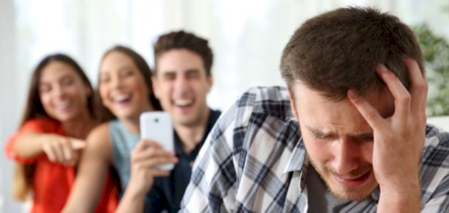 أسباب التنمر عند الكبار صورة مقال أسباب التنمر عند الكبار