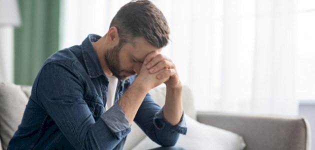 صورة مقال الألم العاطفي عند الرجل