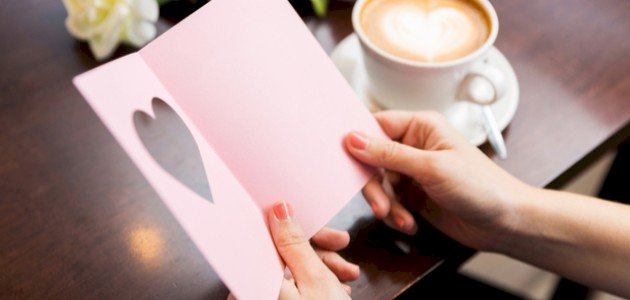 رسائل مضحكة لعيد ميلاد الأصدقاء صورة مقال رسائل مضحكة لعيد ميلاد الأصدقاء