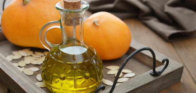 نصائح لوقف الشيب المبكر لأوانه ومنعه بشكل طبيعي - القرع المضلع وزيت الزيتون